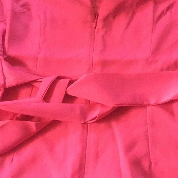 FUCHSIA SELF TIE V-NECK DETAILED LINED ROMPER - Picture 5 of 8